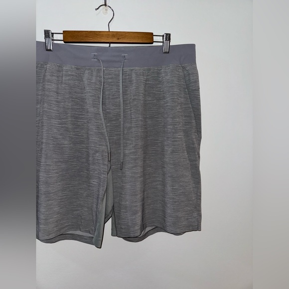 XXL Lululemon T.H.E. Short Linerless 9” Inseam Heather Sea Salt Lightcast Shorts - Picture 3 of 12